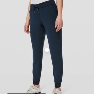 Lululemon On The Fly Jogger True Navy 6